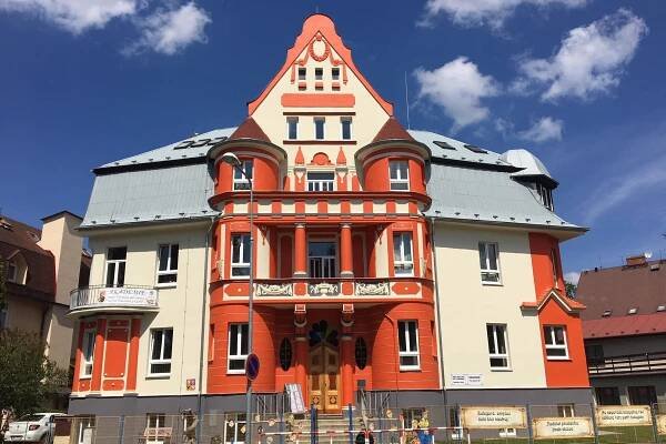 Základní umělecká škola Járy Cimrmana Františkovy Lázně foto 1