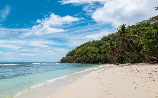 Anse Baleine Beach / Mahe / Seychelles