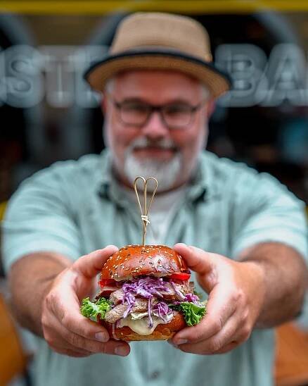 Nemravný burger – srpnová hvězda od Pepy Nemravy