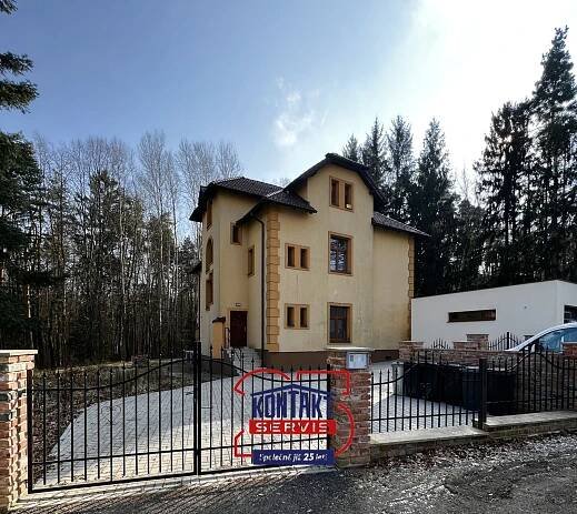 Pronájem bytu 3+kk, 98 m2 se zahradou a parkováním - Včelná u Č. Budějovic.