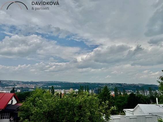 Zahrádka s chatkou v historické kolonii Balkán, Praha 3 | Reality.iDNES.cz 