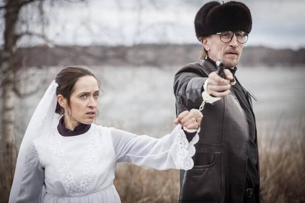 Kummeli esittää: Kontio & Parmas - Kostaja Otepäästä - Z filmu - Elsa Saisio, Ilkka Koivula