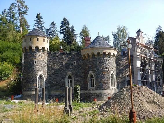 Fotogalerie k Oderské vrchy - hrádek Kunzov, hrad Drahotuš, Středolesí | Klub Českých Turistů Nový Jičín