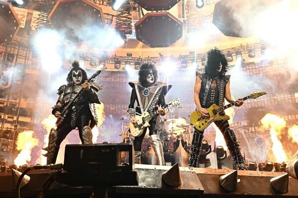 Kapela KISS uhranula diváky v Madison Square Garden. Show zakončili její avataři (3. 12. 2023).