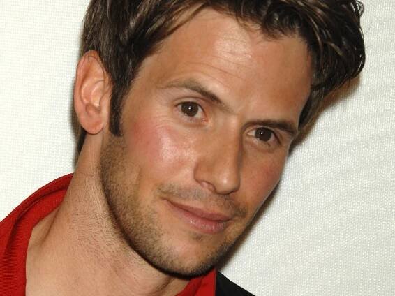 US actor Christian Oliver and his 2 daughters died in a plane crash in the Caribbean, police say