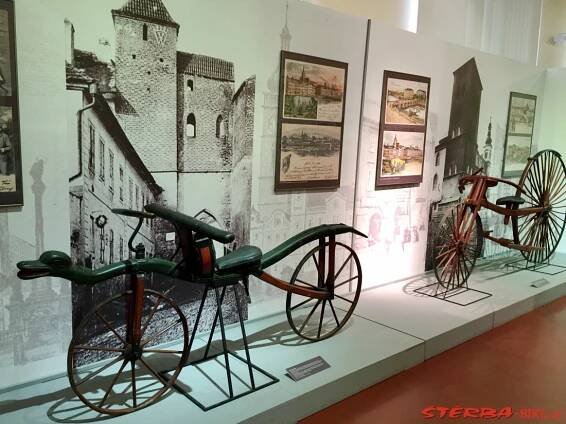 Okolo Hradce - výstava 2019/2020, Hradec Králové - Česká republika - Velo muzea - Velo muzea - ŠTĚRBA-BIKE.cz