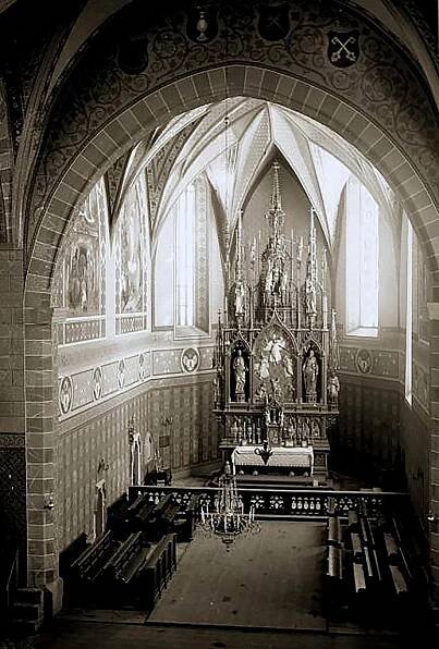 Presbytář děkanského kostela Proměnění Páně na hoře Tábor po Mockerově novogotické přestavbě na fotografii od Ignáce Šechtla (před rokem 1897, volné dílo)