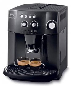 Automatický kávovar Espresso Delonghi Magnifica ESAM 4000 / 1350 W / 15 bar / 1,8 l / černá | iprice.cz