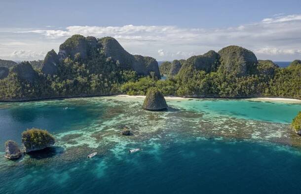 Raja Ampat Cruises 2025 - 26
