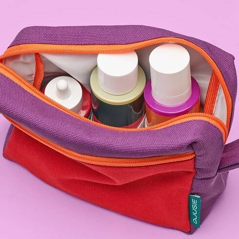 DJUSIE SELF CARE BAG červená