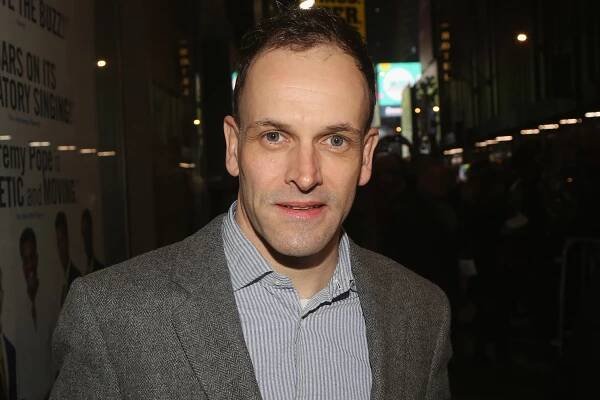 Jonny Lee Miller