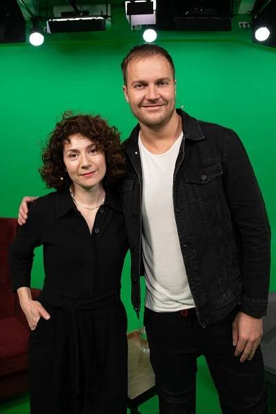 Superchat: Už tři roky je provdaná za expartnera své sestřenky: Martha Issová promluvila o vztahu s Klárou Issovou
