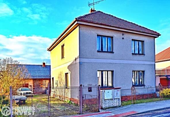 Prodej  rodinného domu 222 m², pozemek 1 247 m², Libčany, okres Hradec Králové