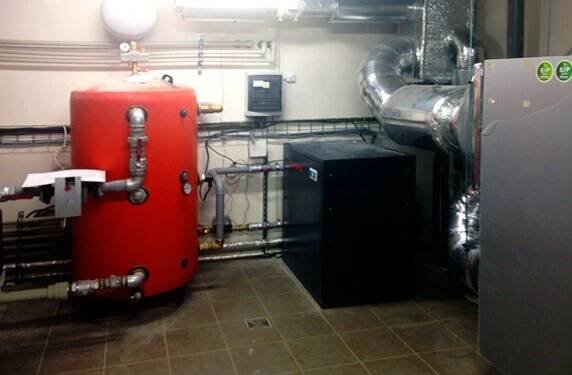 Hydrobox a akumulátor topné vody 