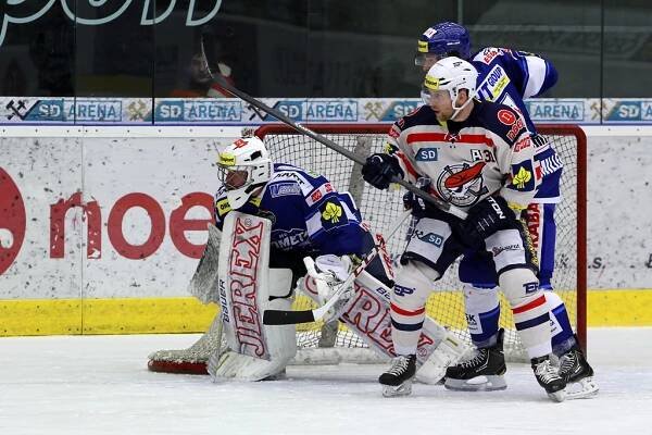 Piráti Chomutov » Druhý televizní zápas v řadě: Piráti hrají v neděli na ledě brněnské Komety