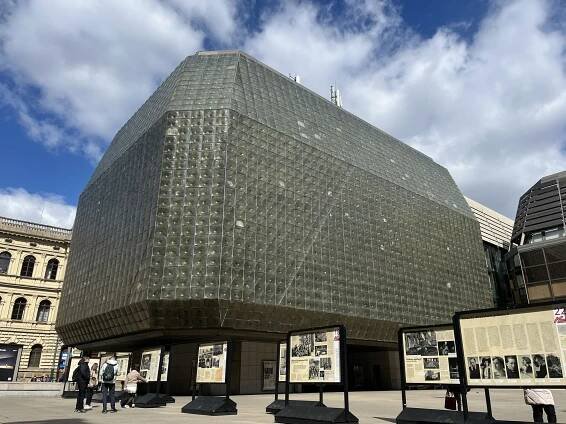 Fotogalerie • Nová scéna Národního divadla (Současná architektura) • Mapy.com