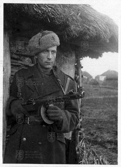 František Král (1914–1944). Levicově smýšlející voják prošel nejprve španělskou občanskou válkou na straně republikánů, sovětskými gulagy a později i východní frontou druhé světové války. FOTO: VHÚ Praha