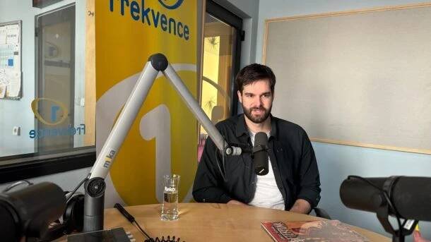 Jonáš Ledecký: Obrazy mám raději barevné, ale komiks kreslím po staru tužkou na papír