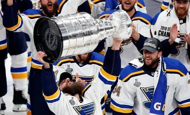 Stanley Cup zvedal i vousáč, co nikdy nevyhrál zápas play off!