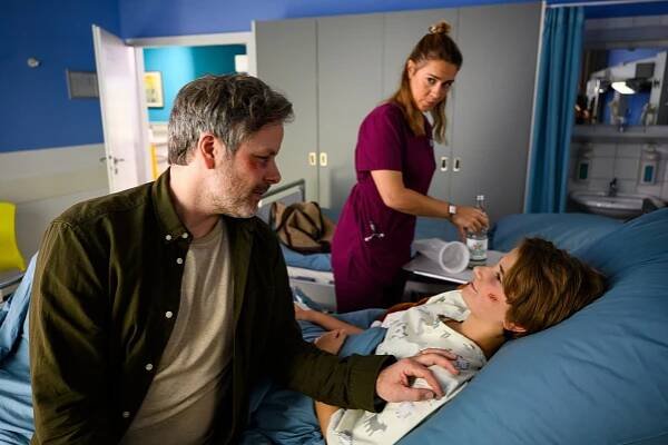 Bettys Diagnose - Sprachlos - Z filmu - Nicholas Reinke, Henrike Hahn