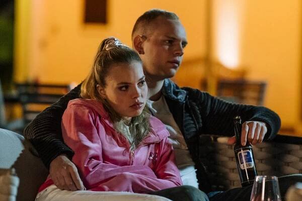 Tonis Welt - Anders Normal - Z filmu - Lea Zoe Voss, Gareth Charles