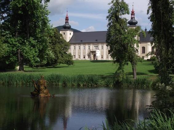 Zámek a zámecký park Loučná..., Tipy na výlet