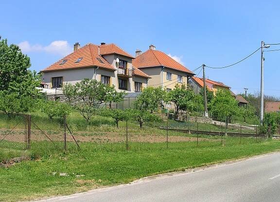 Soubor:Dolní Loučky, Střemchoví.jpg