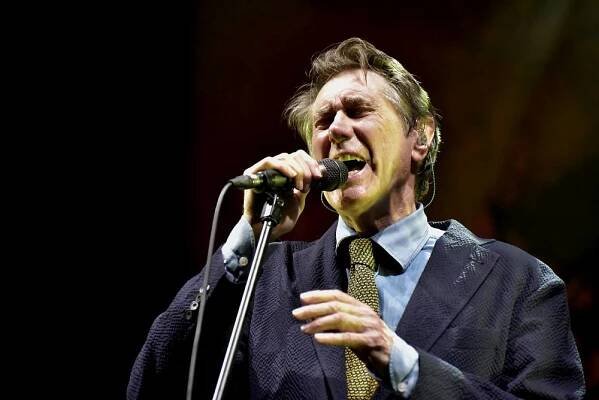 Bryan Ferry zvedl ze sedadel celé Forum Karlín