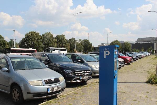 Placené parkování v okolí centra Olomouce a na sídlištích? Zatím jen na papíře