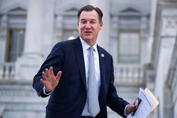 New bill in Congress would reward companies that give stock to rank-and-file employees