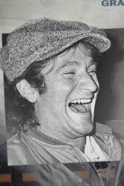 A Life in Ten Pictures: Robin Williams (2023)