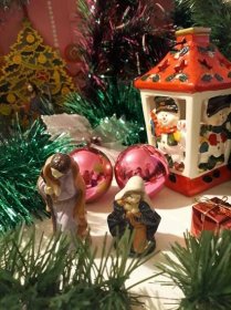 Vánoční dekorace- mix- figurky k betlému, lucerna, ..