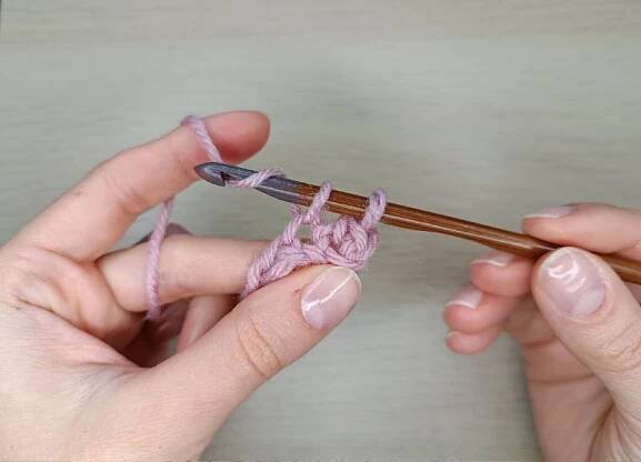 Single Crochet Tutorial to Learn Basics on How to Crochet