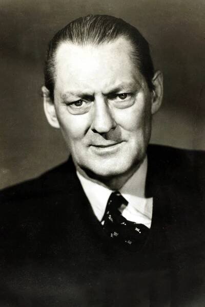 Cinema Personalities. pic: circa 1930's. American actor Lionel Barrymore. (1878-1954) a major star of films and a famed actor. He was also noted as a artist, author, composer and director, one of the famous Barrymore acting family.
