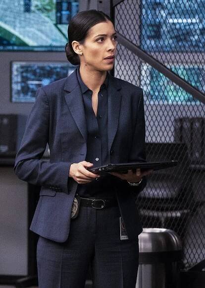 Zbrojnice - Pýcha - Z filmu - Stephanie Sigman