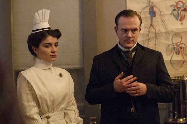 Knick: Doktoři bez hranic - Nejste žádná květinka - Z filmu - Eve Hewson, Jeremy Bobb