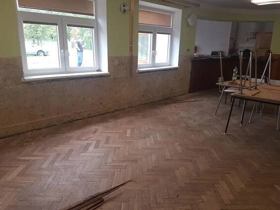 Rekonstrukce plynového topení a dřevěného obložení v kulturním domě - Oficiální stránky obce Mladějov na Moravě
