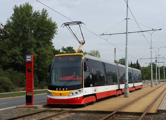 Soubor:Praha, tramvaj 15T, evidenční číslo 9397 (1).jpg