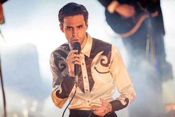 Stephen Sanchez Talks the Success of Angel Face and Turning His New Tour into an 'Old '50s TV Show' (Exclusive)