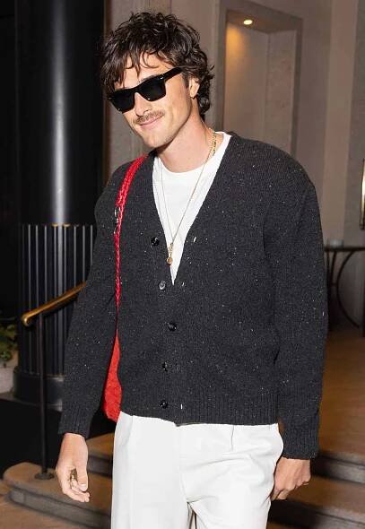 Jacob Elordi is seen during the Milan Fashion Week - Womenswear Spring/Summer 2025 on September 21, 2024 in Milan, Italy.