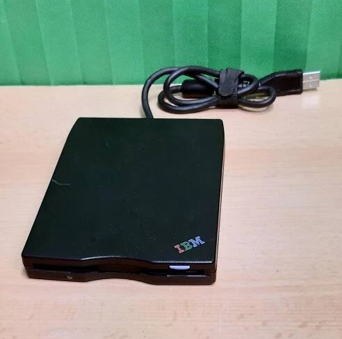 Disketová externí mechanika IBM  - USB - Počítače a hry