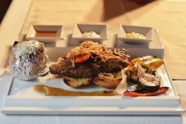 Steak grill James Karlovy Vary | Apetee