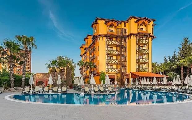 Turecko letecky: 4* hotel s all inclusive, 200 m od pláže