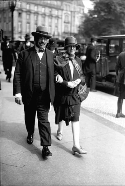 Soubor:Bundesarchiv Bild 102-06069, Rudolf Hilferding mit Gattin.jpg