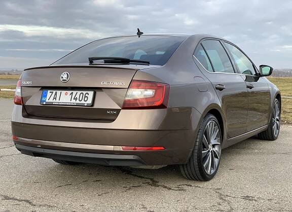 Škoda Octavia 3 L&K Liftback 2.0 TSI 140 KW 4X4 DSG/ 12/2018 - Výběrová auta