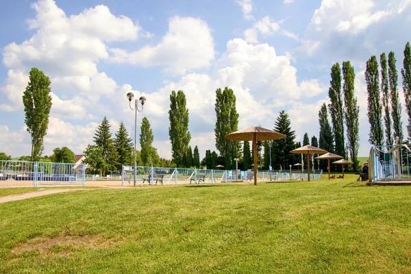 Koupaliště a kemp - Oficiální stránky Města Podbořany