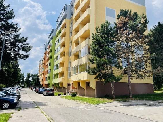 Pronájem bytu 2+1 s lodžií ul. Brandlova, Hodonín | Reality.iDNES.cz 