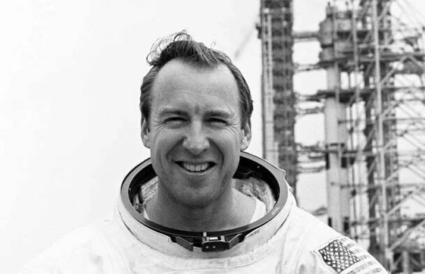 Zomrel astronaut James Lovell, kapitán letu Apollo 13