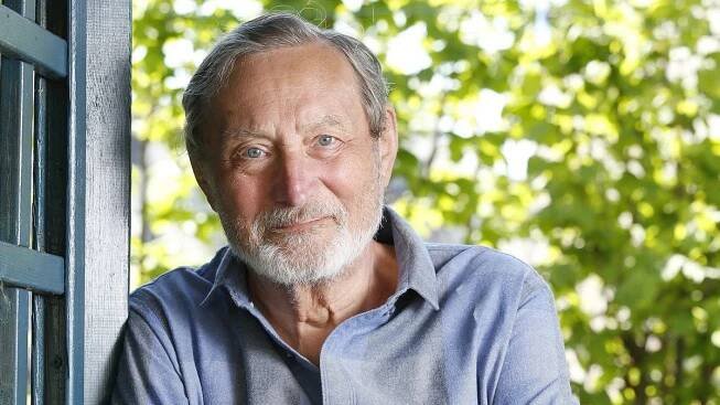 Našel tři roky po smrti snoubenky opět lásku? Ladislav Frej (81) se vodí za ruku s neznámou rusovláskou