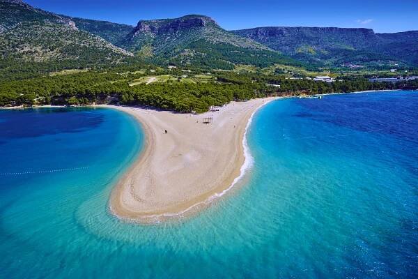 Pláž Zlatni Rat v Chorvatsku se umístila na dvanáctém místě.